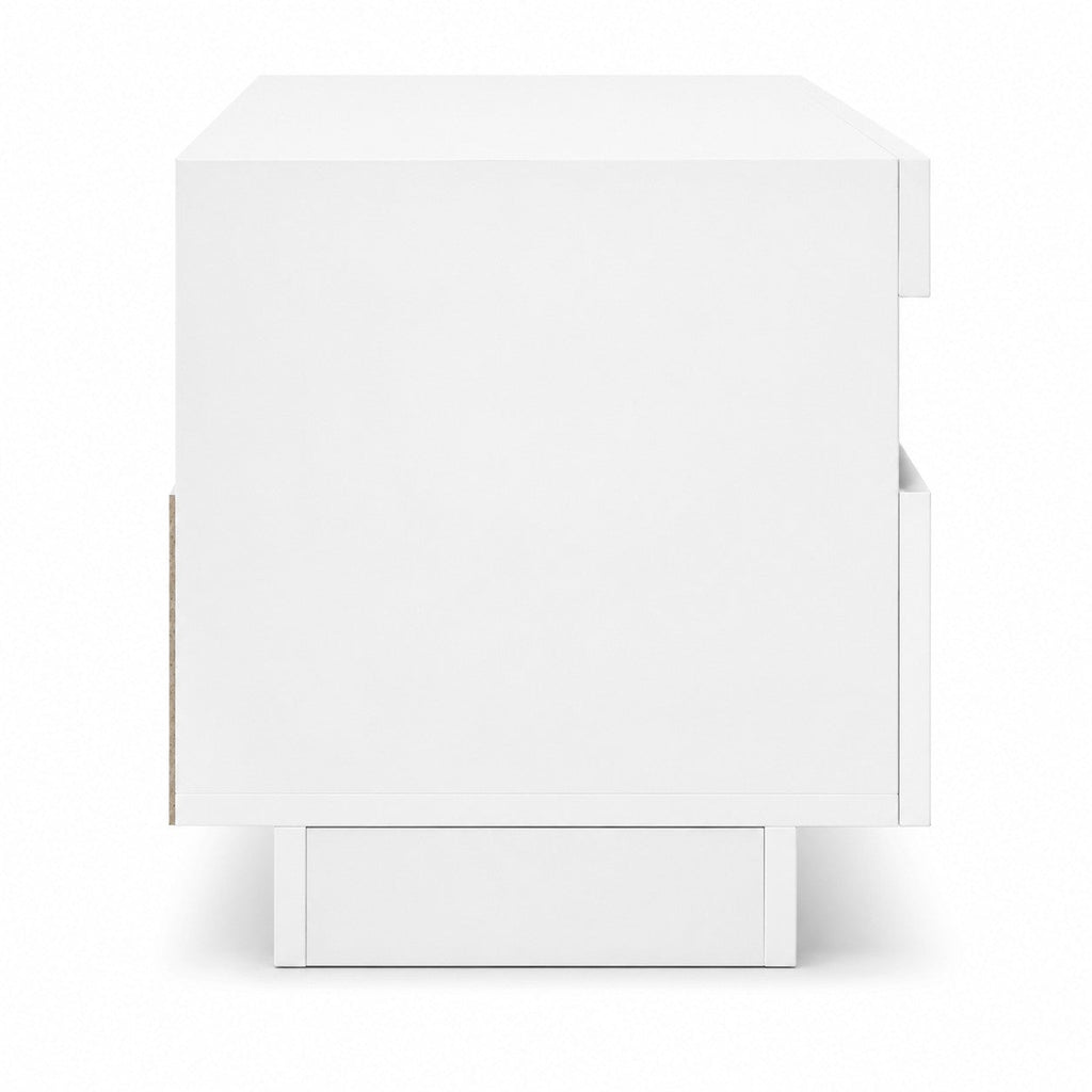 Vue latérale du meuble TV Loftora blanc moderne avec design minimaliste et structure épurée